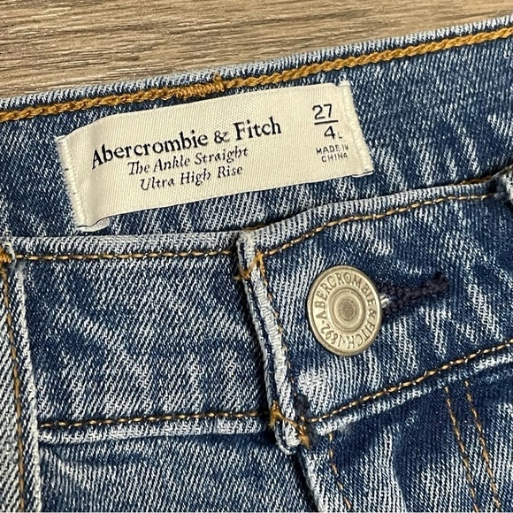 Abercrombie & Fitch Ultra High Rise Ankle Straight Jeans Distressed Sz 27 4L - Picture 10 of 15